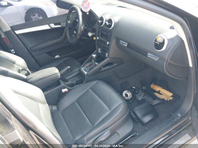 Photo 4 VIN: WAUKEAFM5BA143126 - AUDI A3 