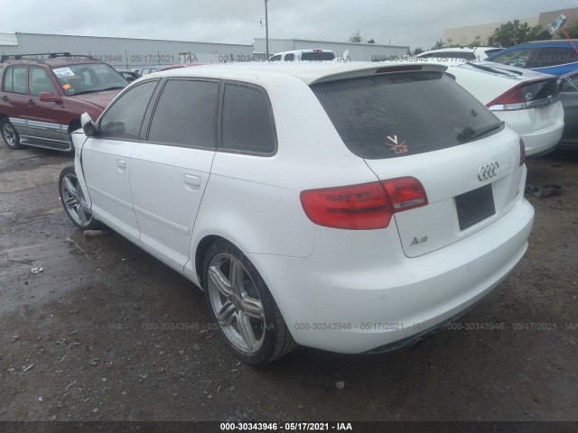 Photo 2 VIN: WAUKEAFM5CA133066 - AUDI A3 