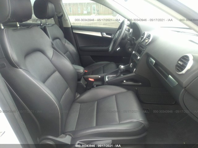 Photo 4 VIN: WAUKEAFM5CA133066 - AUDI A3 