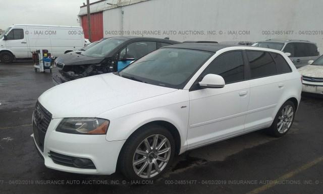 Photo 1 VIN: WAUKEAFM7AA085549 - AUDI A3 