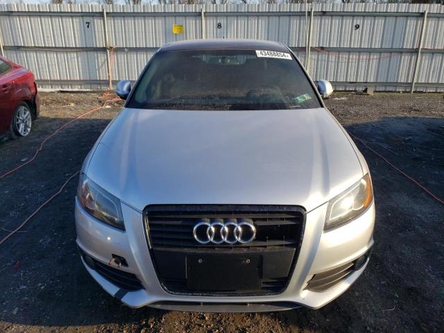 Photo 4 VIN: WAUKEAFM9AA144097 - AUDI A3 