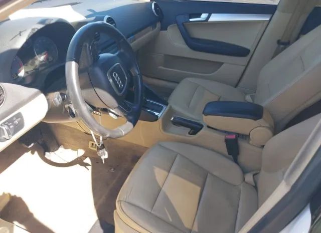 Photo 4 VIN: WAUKEAFM9CA062972 - AUDI A3 