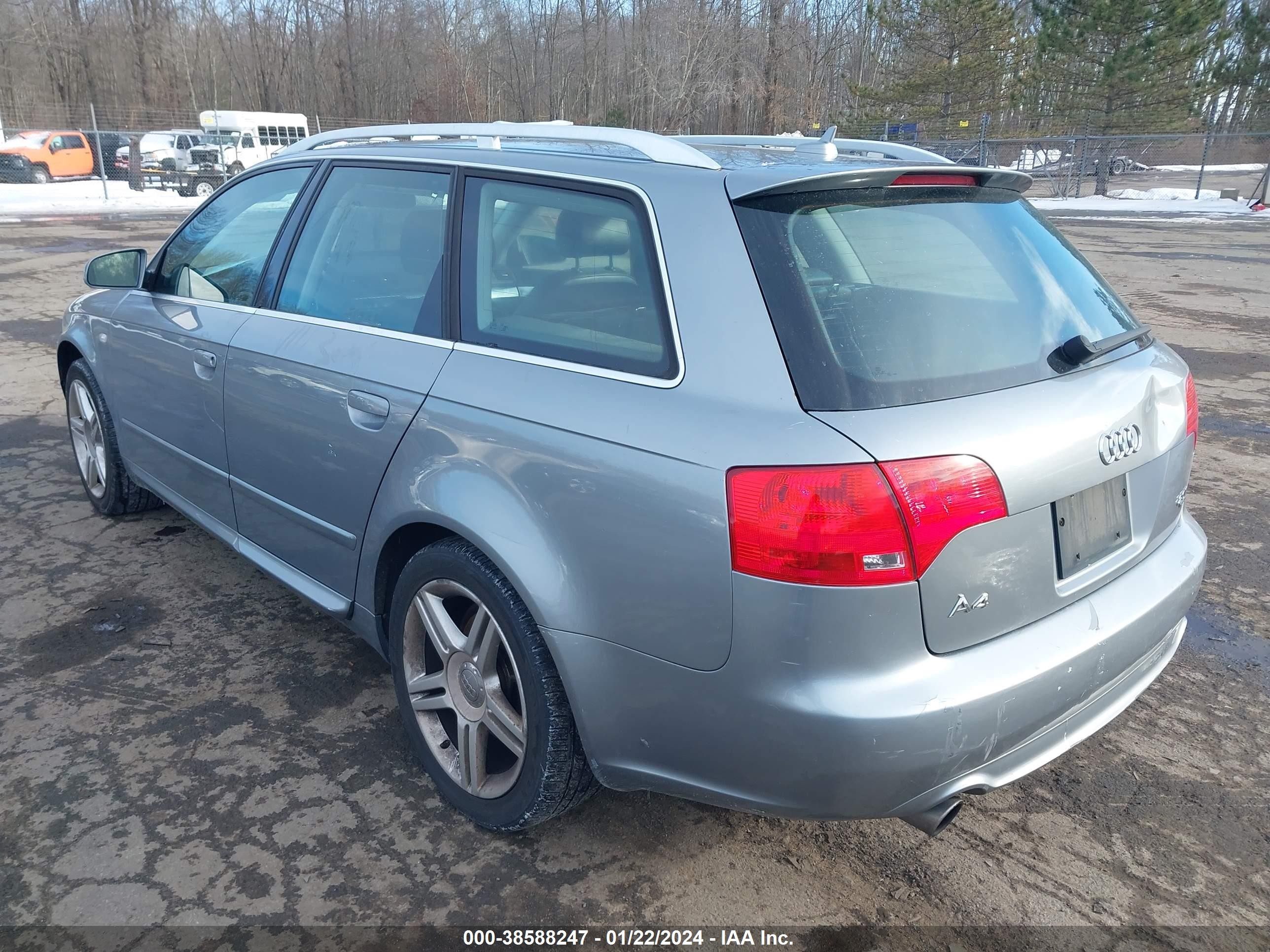 Photo 2 VIN: WAUKF78E28A101852 - AUDI A4 