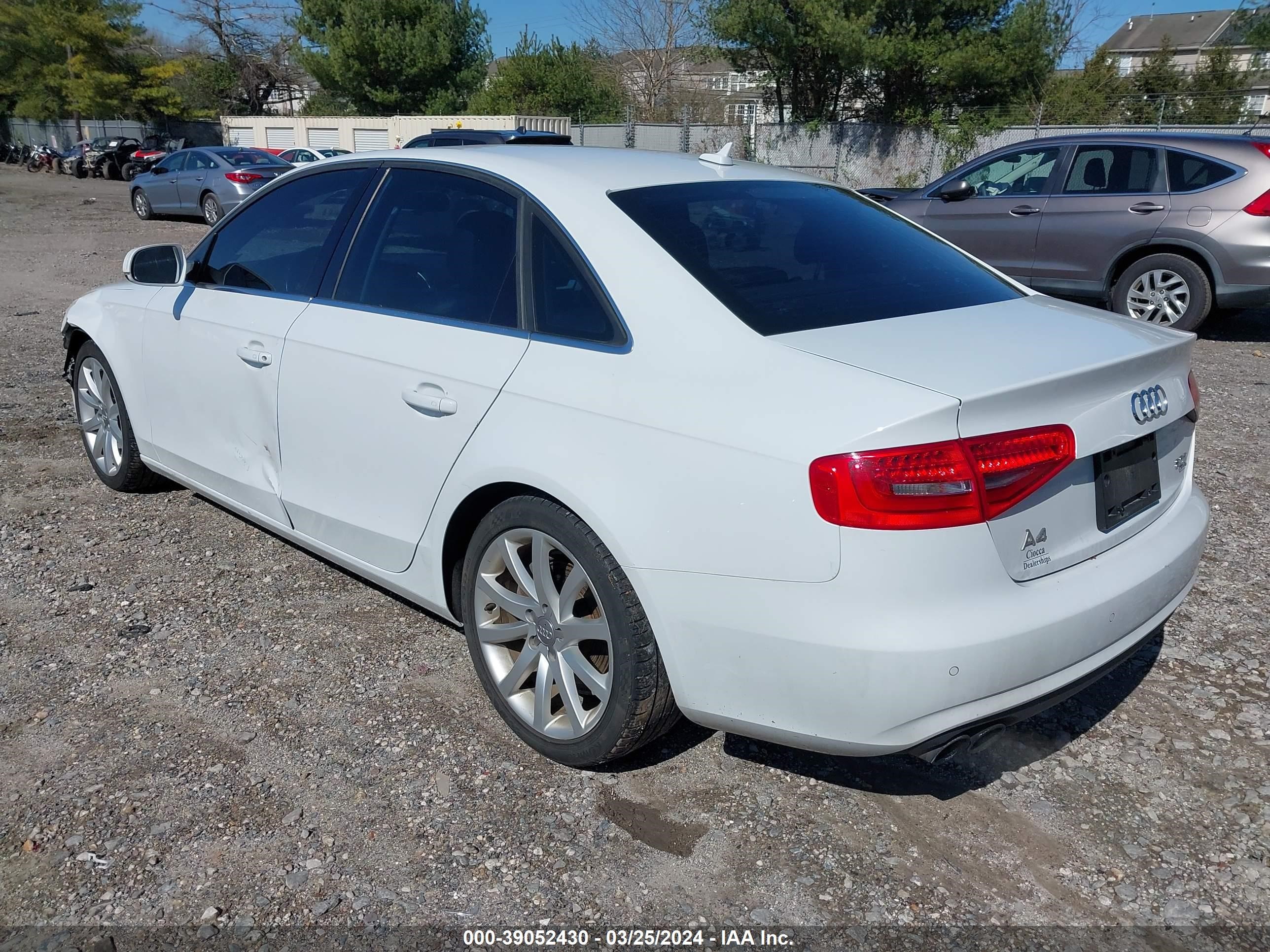 Photo 2 VIN: WAUKFAFL4DN044782 - AUDI A4 