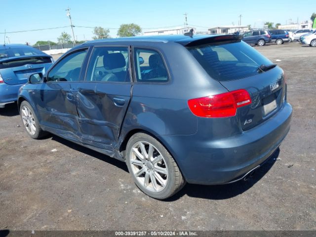 Photo 2 VIN: WAUKFAFM1CA003539 - AUDI A3 