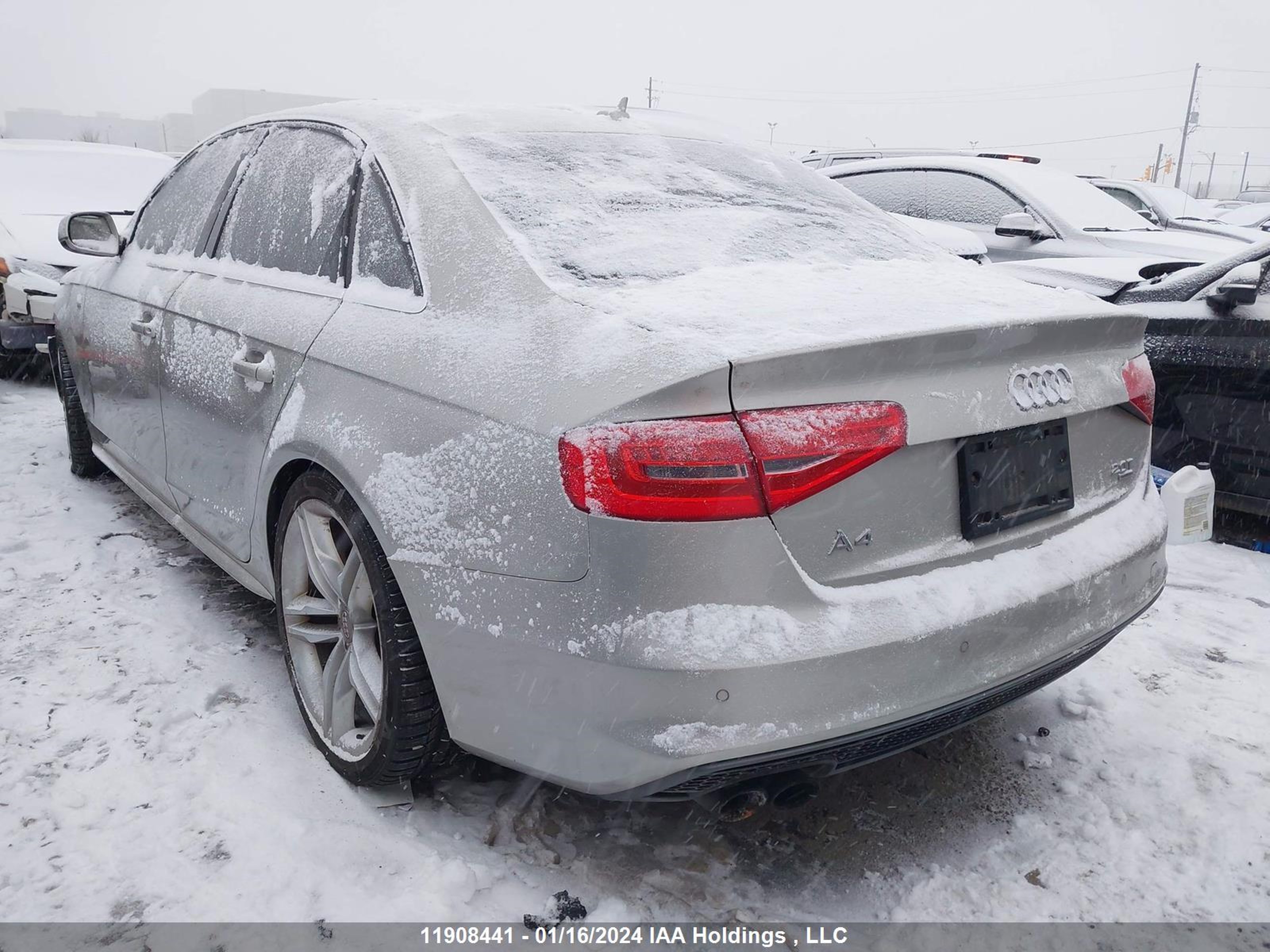 Photo 2 VIN: WAUKFCFL5DN006215 - AUDI A4 