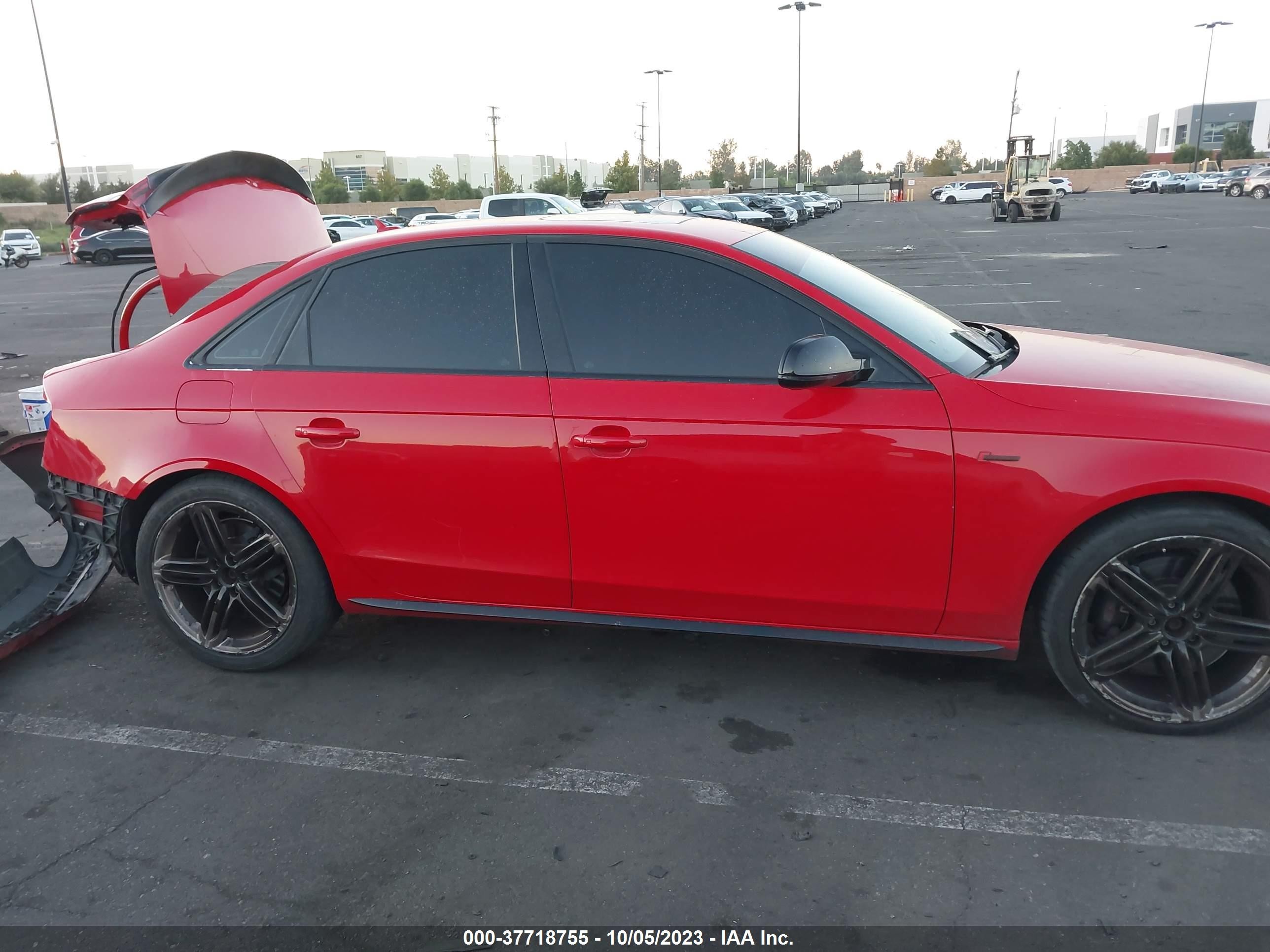 Photo 12 VIN: WAUKGAFL1BA116250 - AUDI S4 