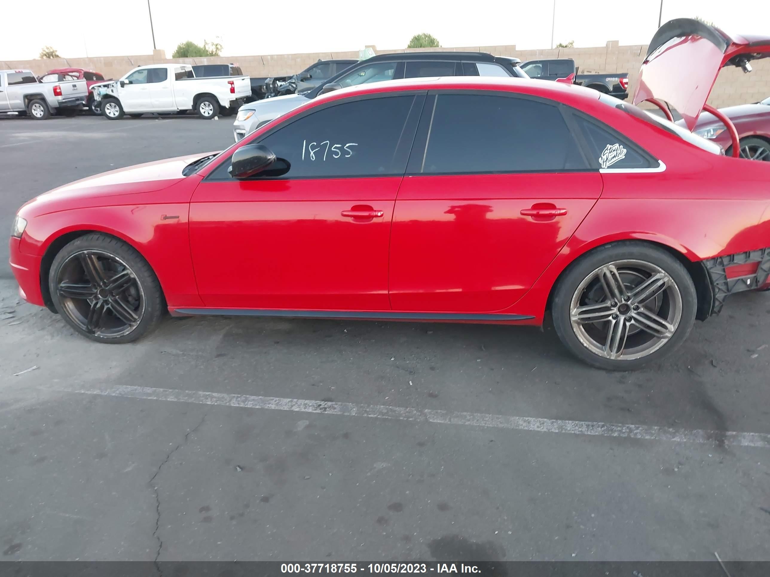 Photo 13 VIN: WAUKGAFL1BA116250 - AUDI S4 