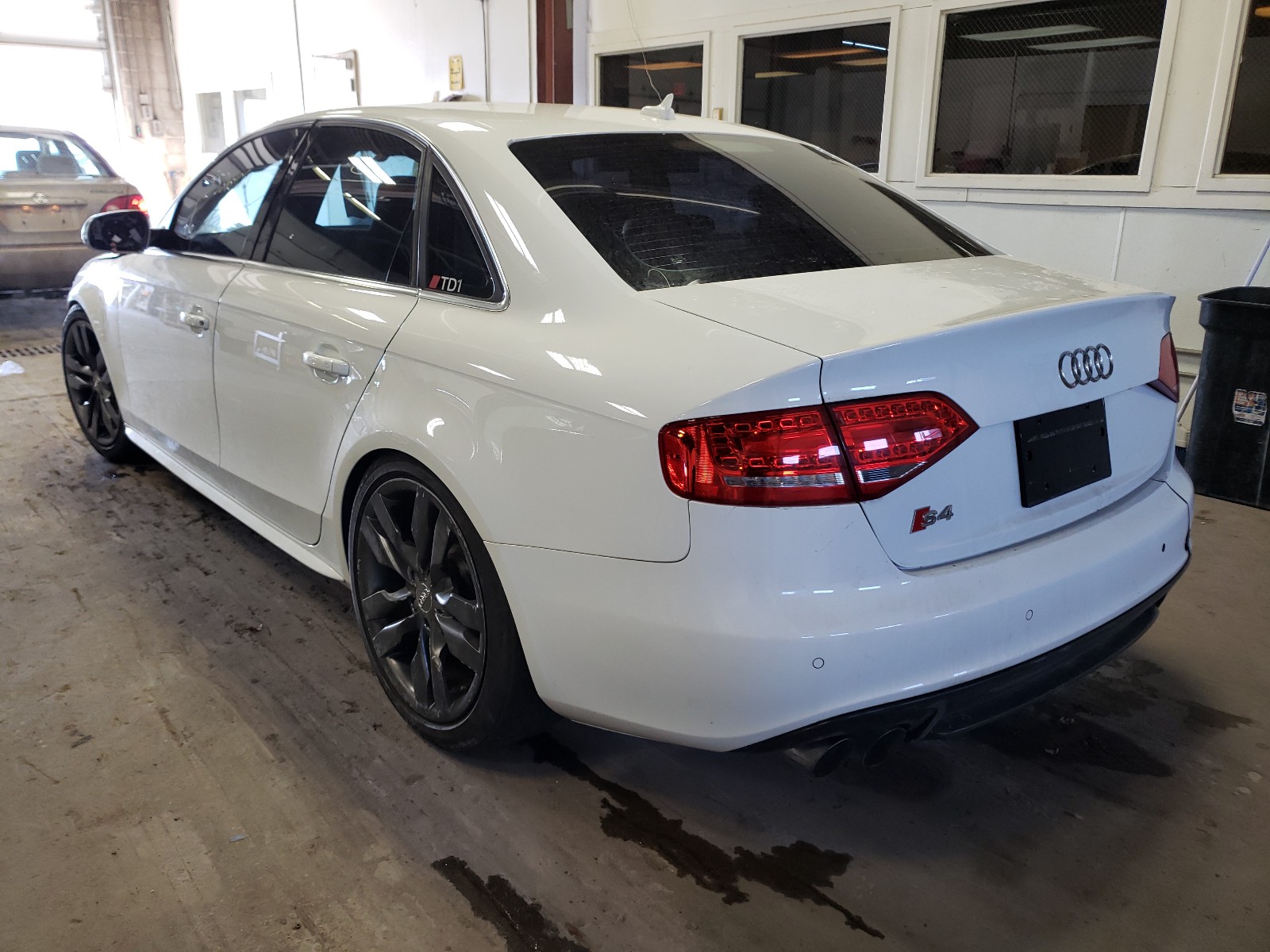 Photo 2 VIN: WAUKGAFL4BA144138 - AUDI S4 PRESTIG 