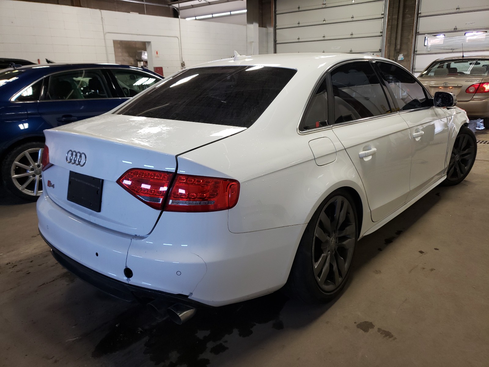 Photo 3 VIN: WAUKGAFL4BA144138 - AUDI S4 PRESTIG 