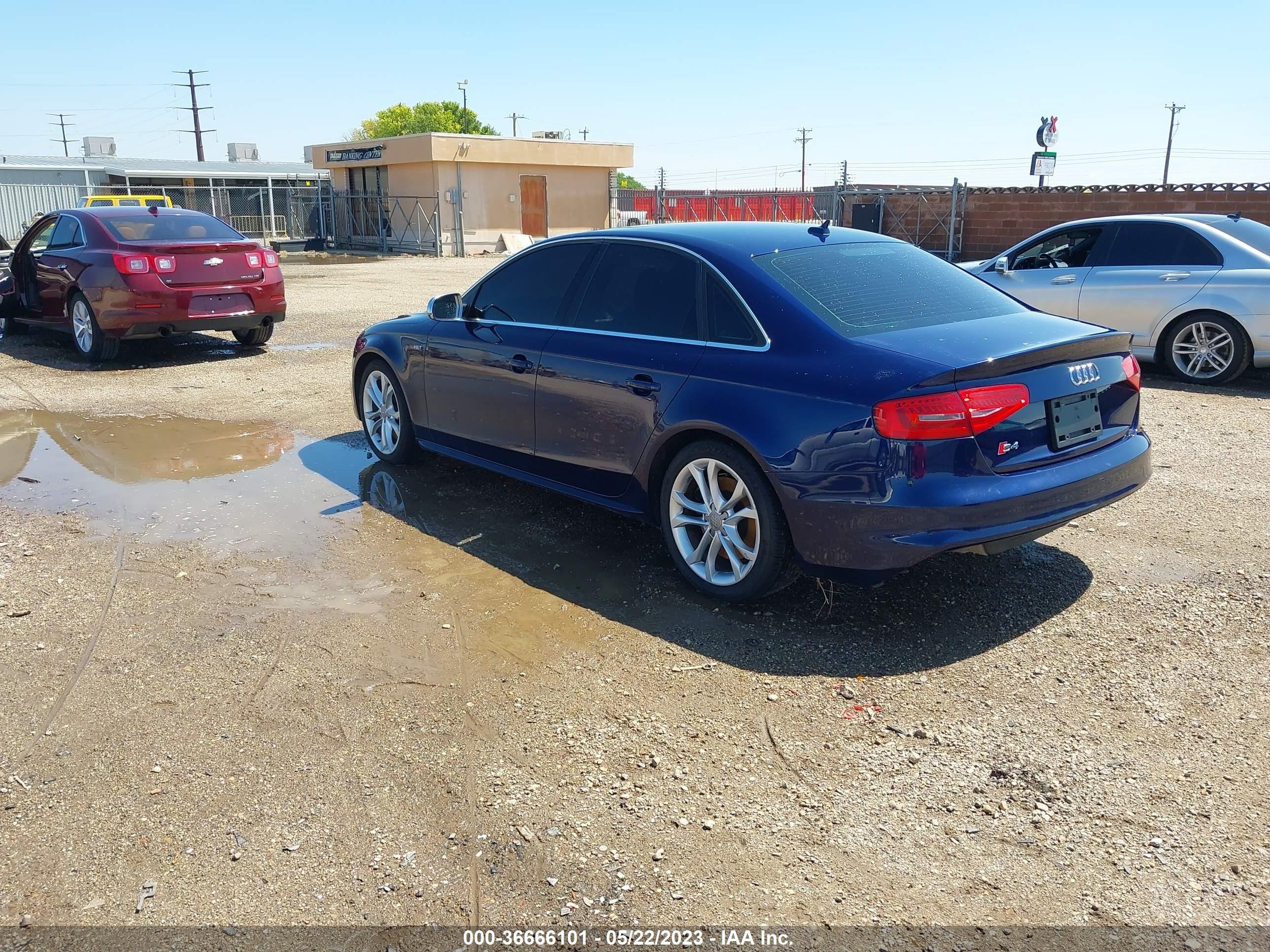 Photo 2 VIN: WAUKGAFL6EA069043 - AUDI S4 