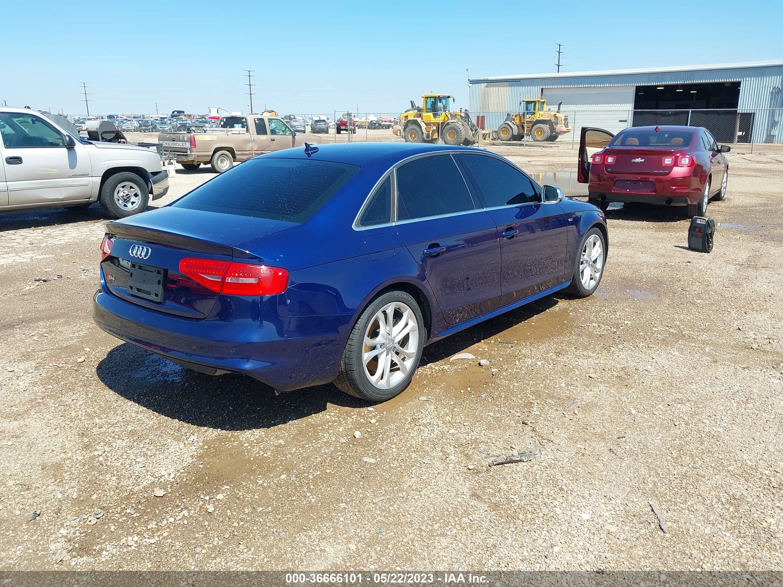 Photo 3 VIN: WAUKGAFL6EA069043 - AUDI S4 