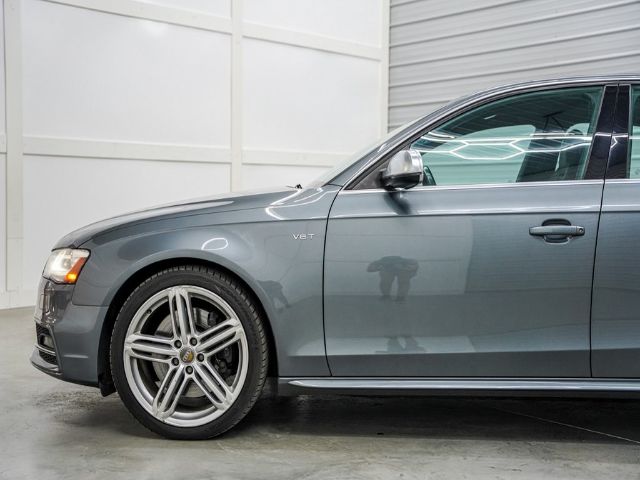 Photo 6 VIN: WAUKGAFL9DA064403 - AUDI S4 