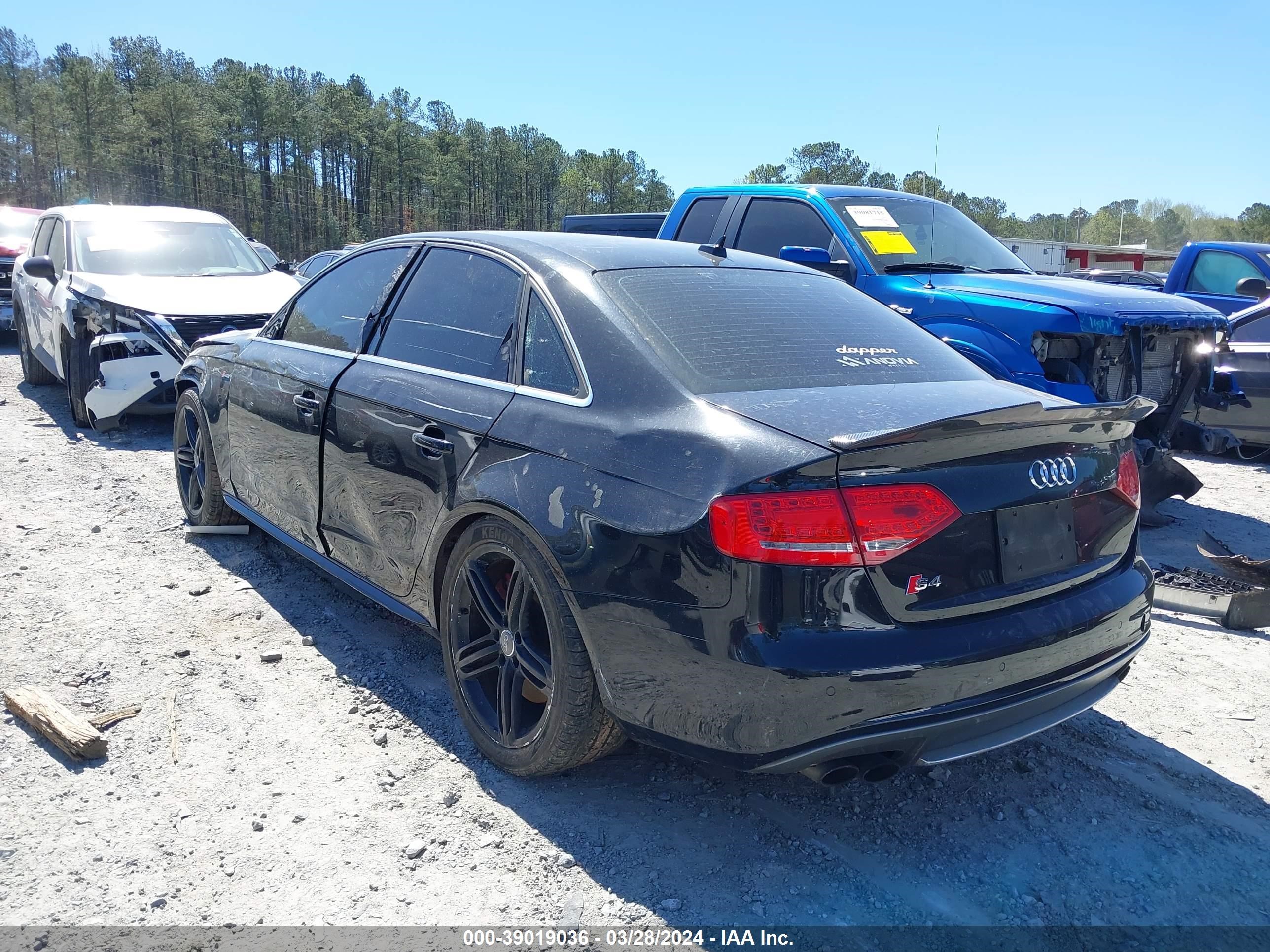 Photo 2 VIN: WAUKGAFLXCA096906 - AUDI S4 