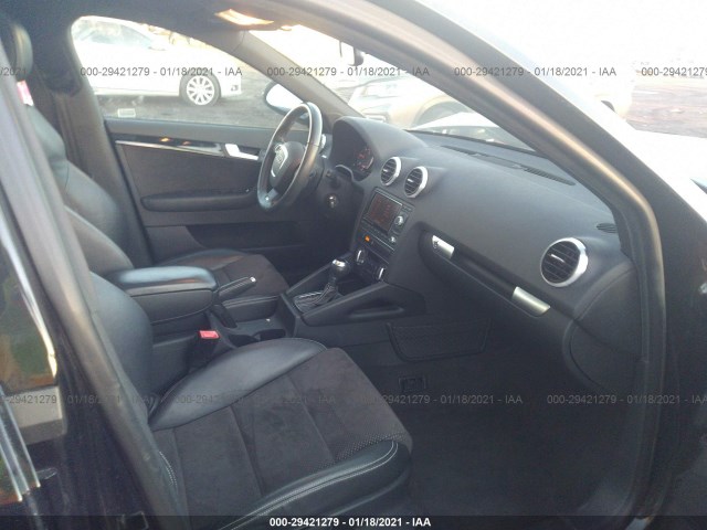 Photo 4 VIN: WAUKJAFM2CA088874 - AUDI A3 