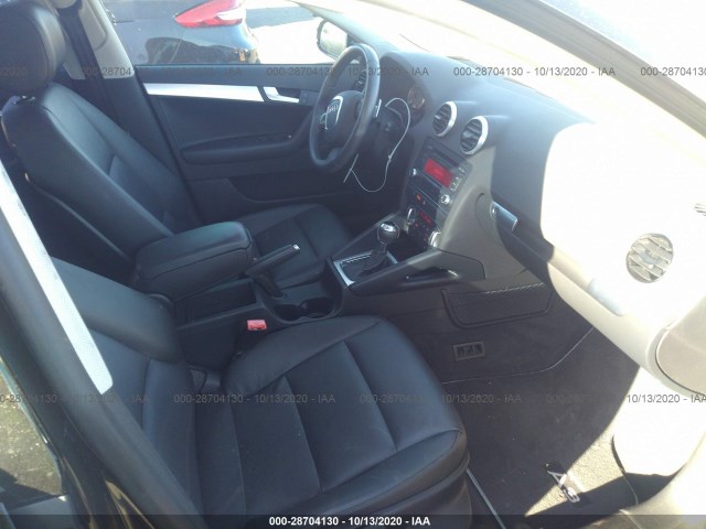 Photo 4 VIN: WAUKJAFM3DA030922 - AUDI A3 