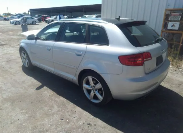 Photo 2 VIN: WAUKJAFM4CA165132 - AUDI A3 