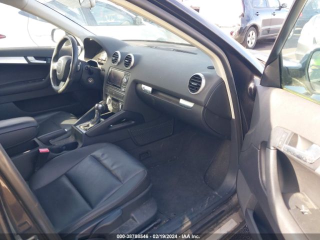 Photo 4 VIN: WAUKJAFM5BA012838 - AUDI A3 