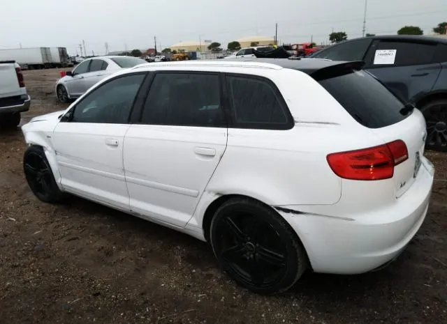 Photo 2 VIN: WAUKJAFM5BA016419 - AUDI A3 