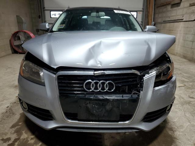 Photo 4 VIN: WAUKJAFM5CA128901 - AUDI A3 