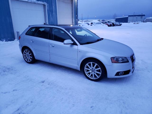 Photo 3 VIN: WAUKJAFM6CA027902 - AUDI A3 