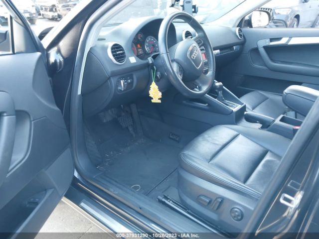 Photo 4 VIN: WAUKJAFM7BA037496 - AUDI A3 