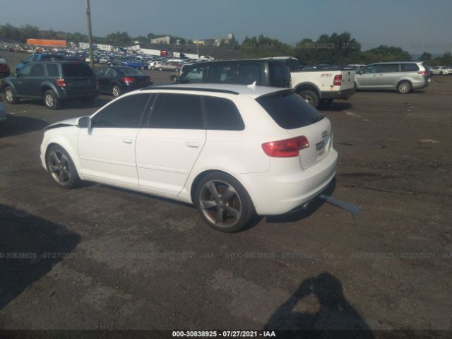 Photo 2 VIN: WAUKJAFM9CA061607 - AUDI A3 