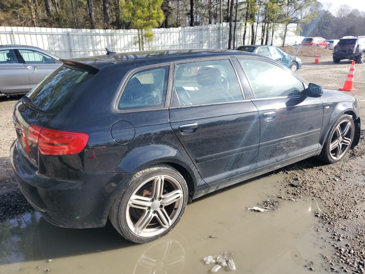 Photo 2 VIN: WAUKJAFM9CA149234 - AUDI A3 