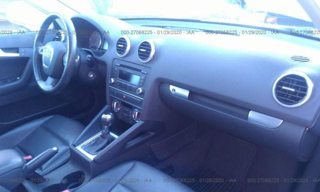 Photo 4 VIN: WAUKJAFM9CA163750 - AUDI A3 