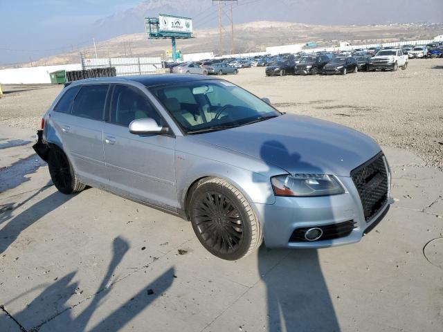 Photo 3 VIN: WAUKJAFMXCA077413 - AUDI A3 