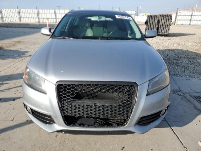 Photo 4 VIN: WAUKJAFMXCA077413 - AUDI A3 