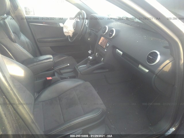 Photo 4 VIN: WAUKJBFM9CA077201 - AUDI A3 