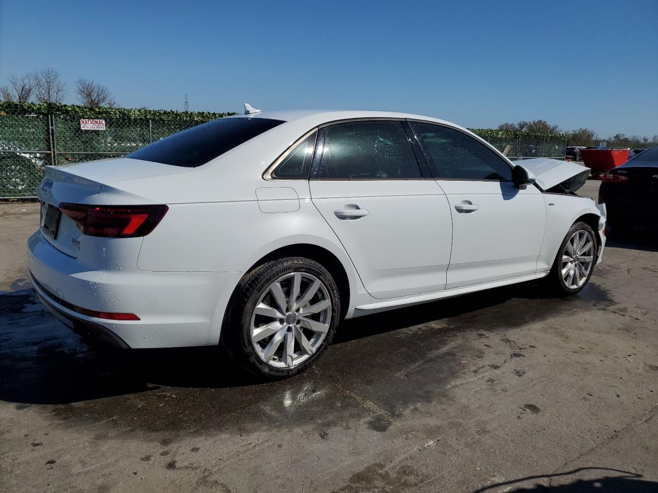 Photo 2 VIN: WAUKMAF44JN013493 - AUDI A4 