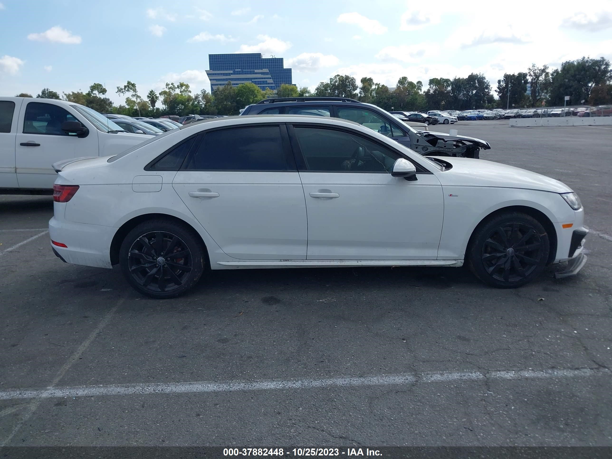 Photo 12 VIN: WAUKMAF46JA103669 - AUDI A4 