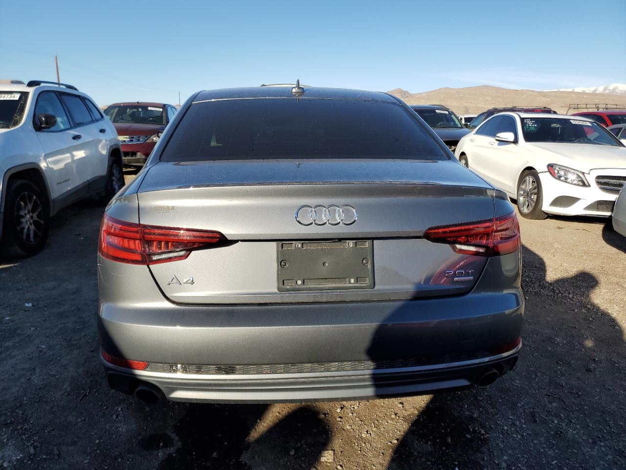 Photo 5 VIN: WAUKMAF46JA112288 - AUDI A4 