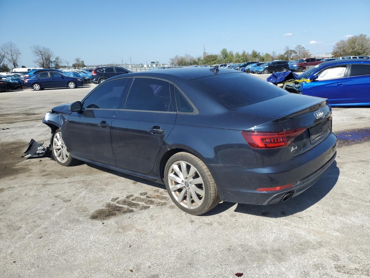 Photo 1 VIN: WAUKMAF48JN010564 - AUDI A4 