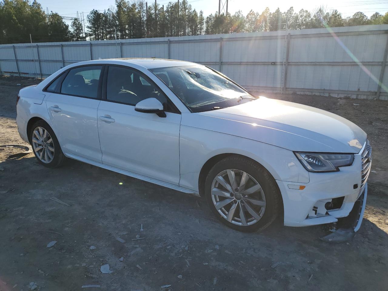 Photo 3 VIN: WAUKMAF4XJA108745 - AUDI A4 