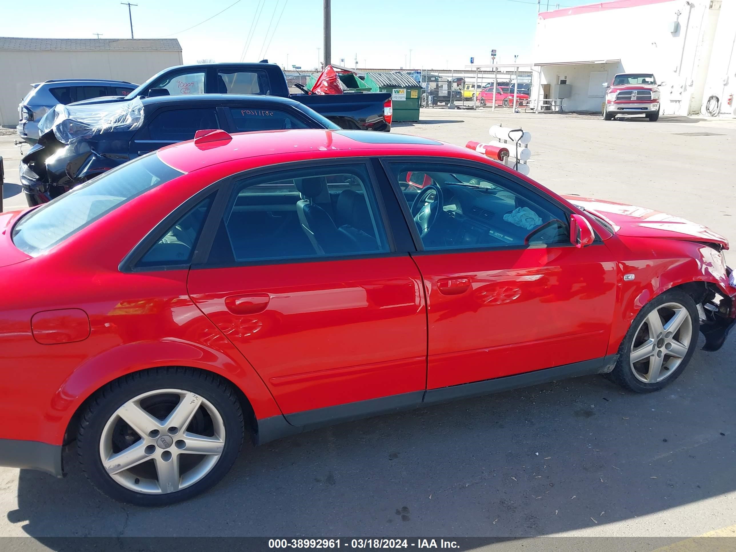 Photo 12 VIN: WAULC68E84A021229 - AUDI A4 