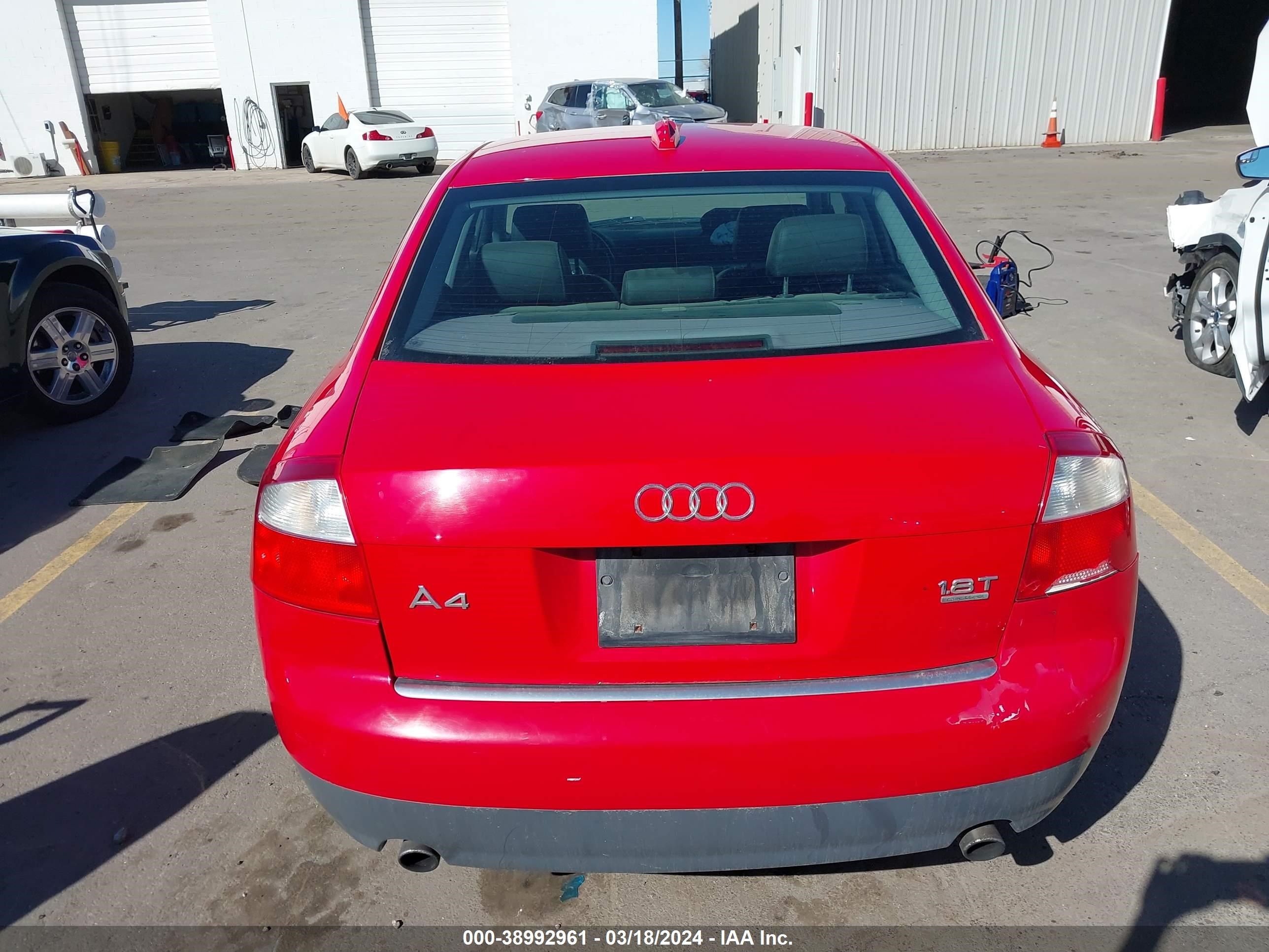 Photo 15 VIN: WAULC68E84A021229 - AUDI A4 