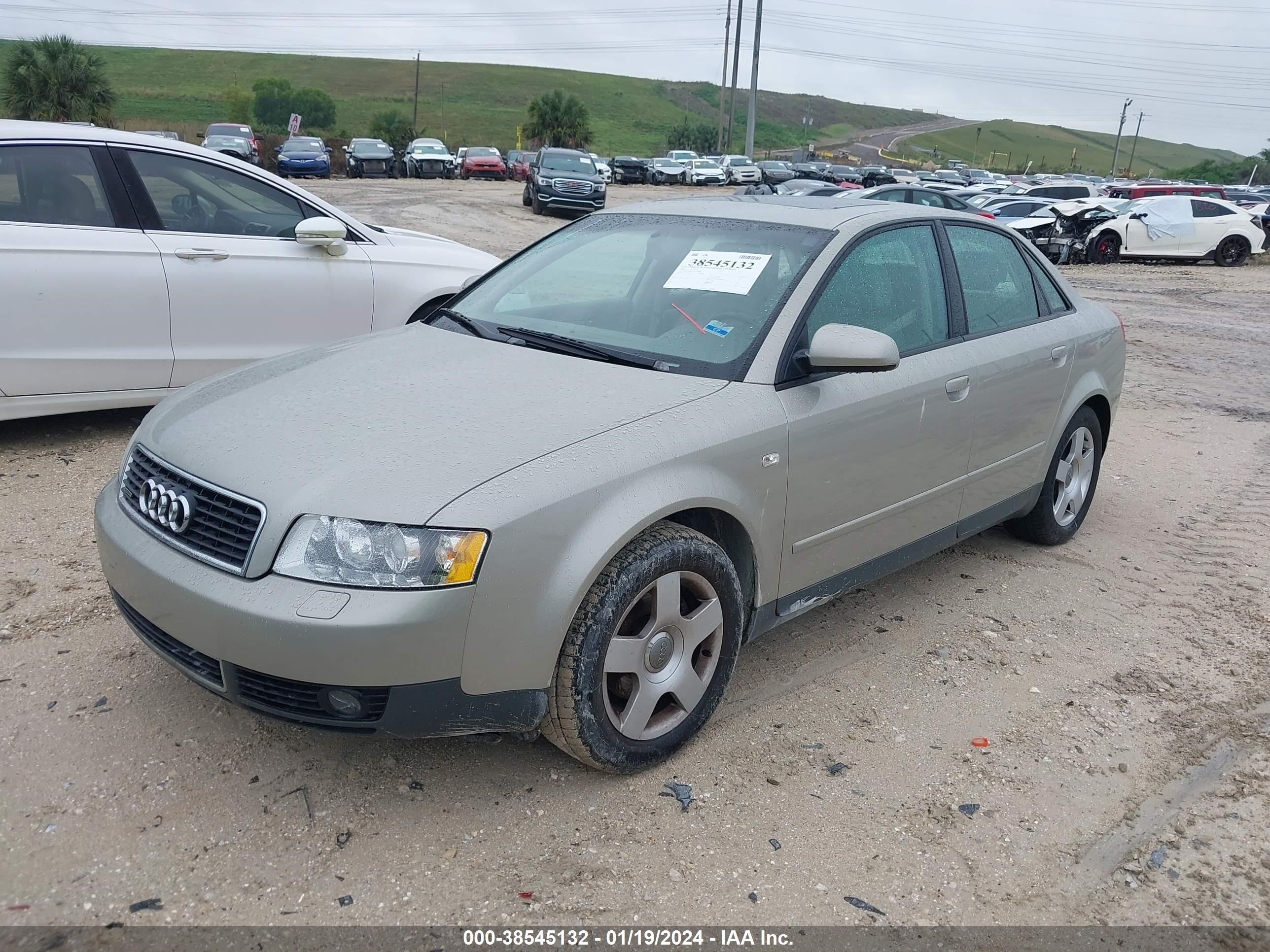 Photo 1 VIN: WAULC68EX2A300503 - AUDI A4 