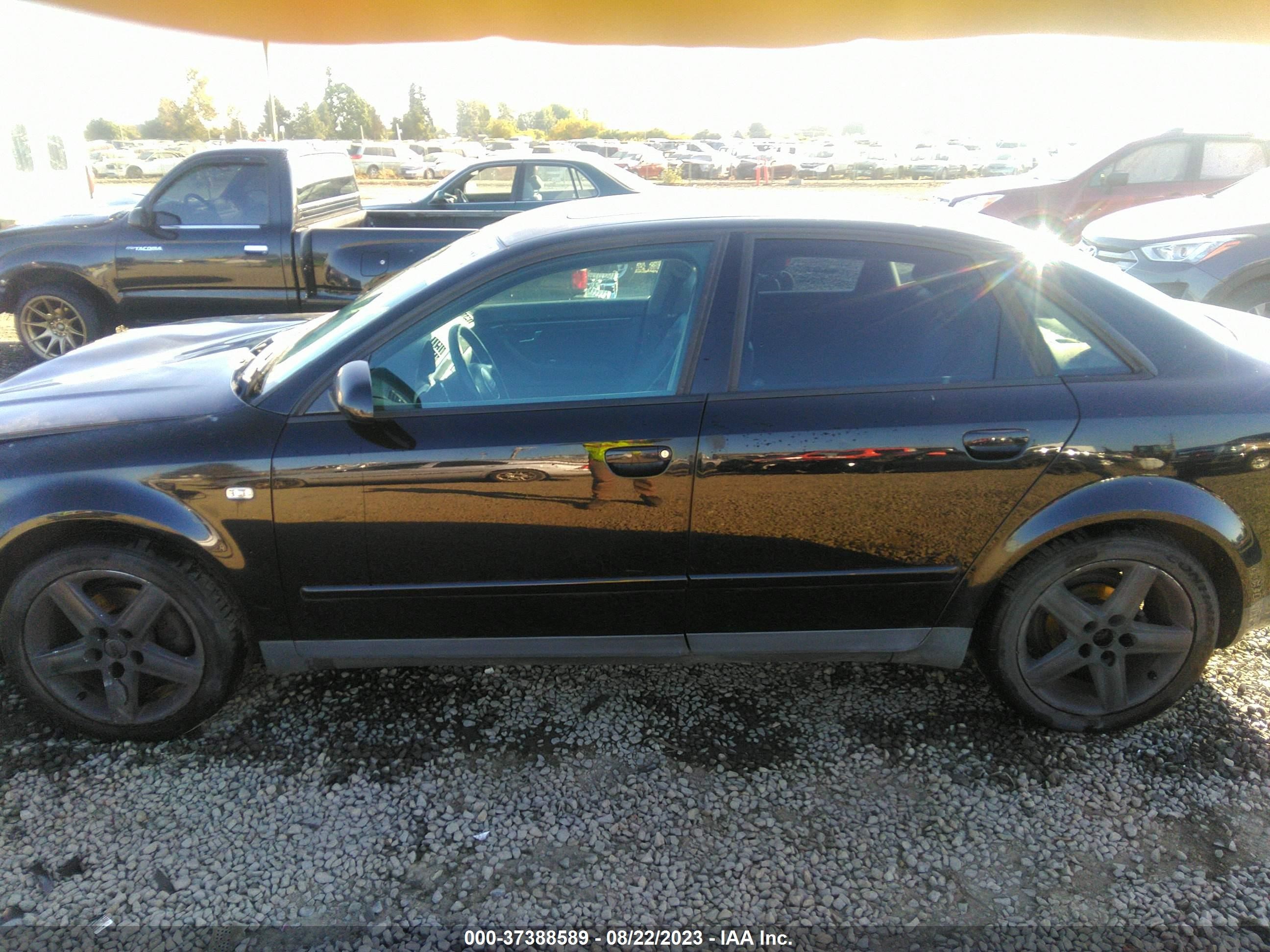 Photo 14 VIN: WAULC68EX3A320624 - AUDI A4 