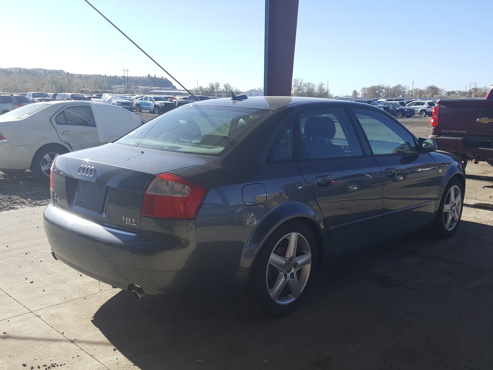 Photo 3 VIN: WAULC68EX5A010881 - AUDI A4 1.8T QU 