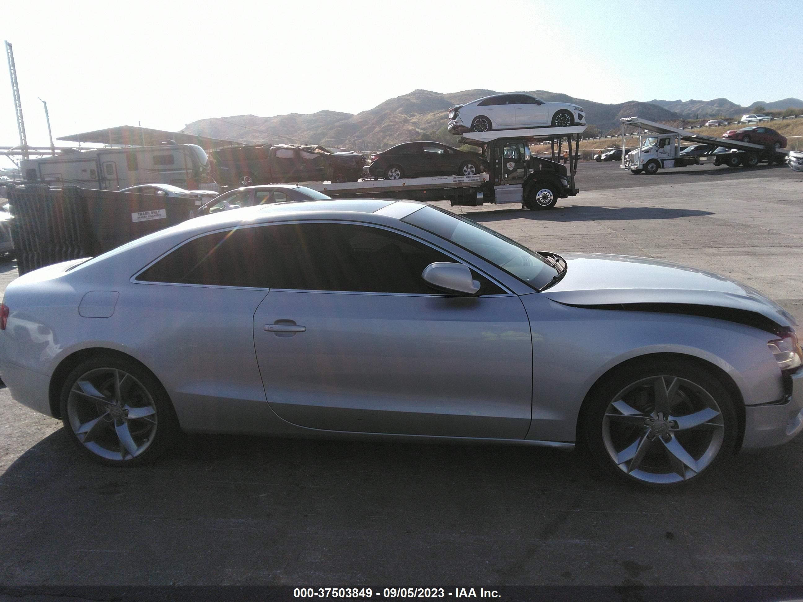 Photo 13 VIN: WAULFAFR8AA056381 - AUDI A5 