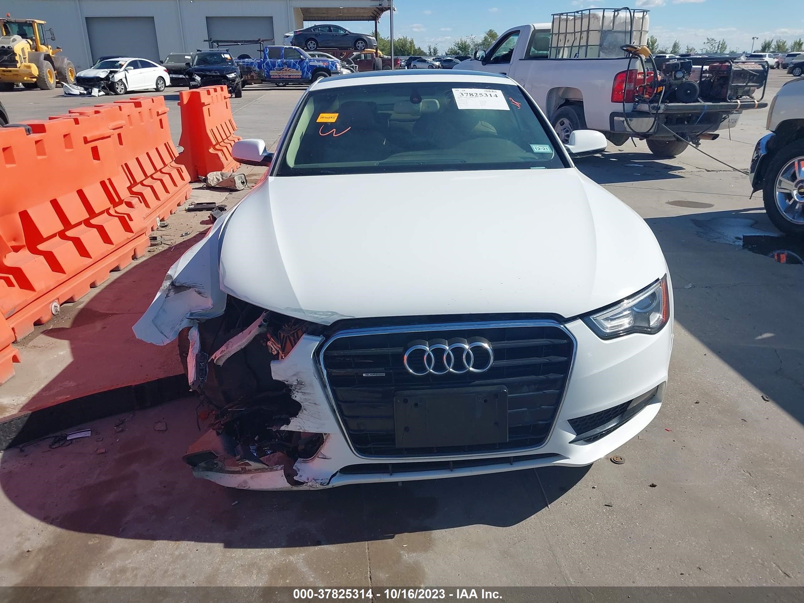 Photo 11 VIN: WAULFAFR9DA032384 - AUDI A5 