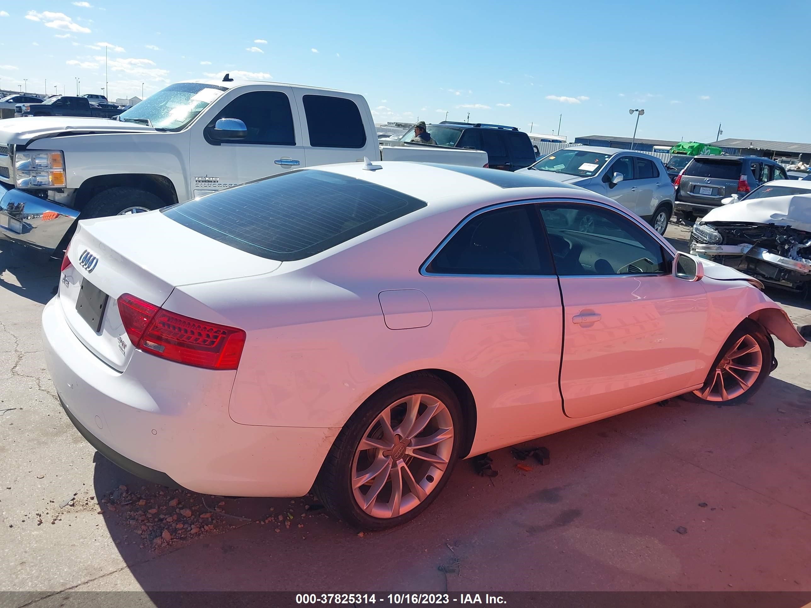 Photo 12 VIN: WAULFAFR9DA032384 - AUDI A5 