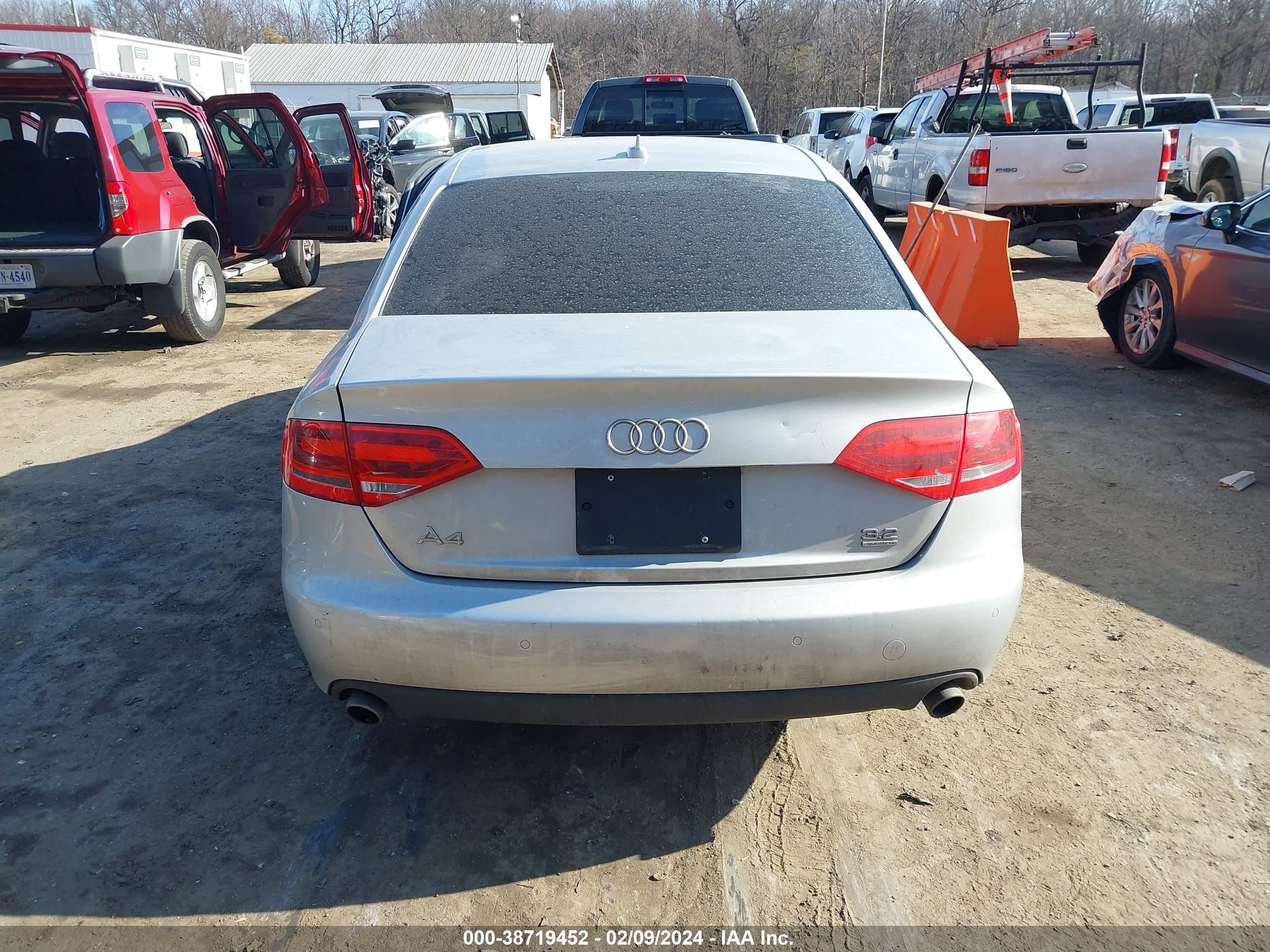 Photo 15 VIN: WAULK78K39N034288 - AUDI A4 