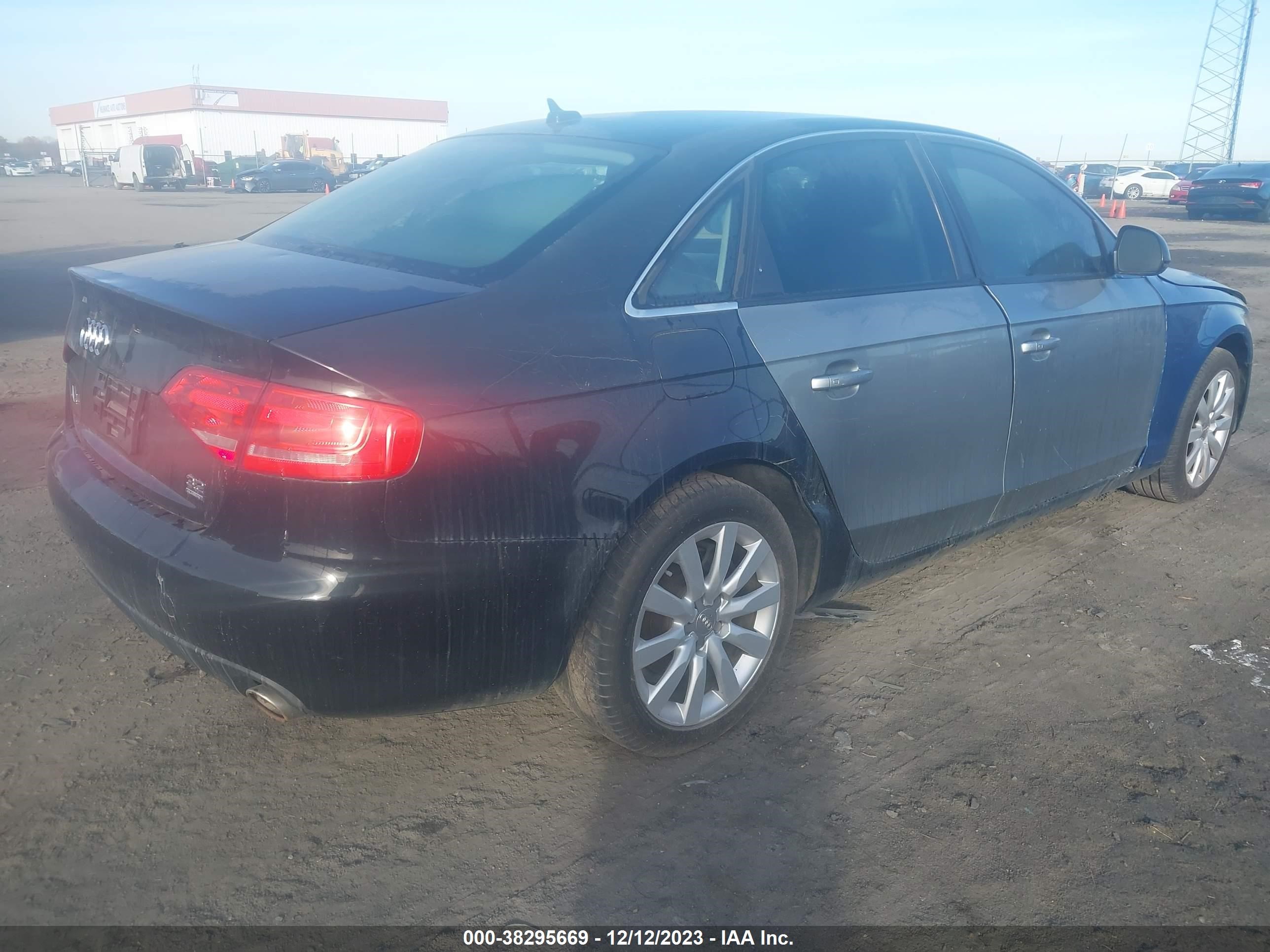 Photo 4 VIN: WAULK78KX9N002387 - AUDI A4 