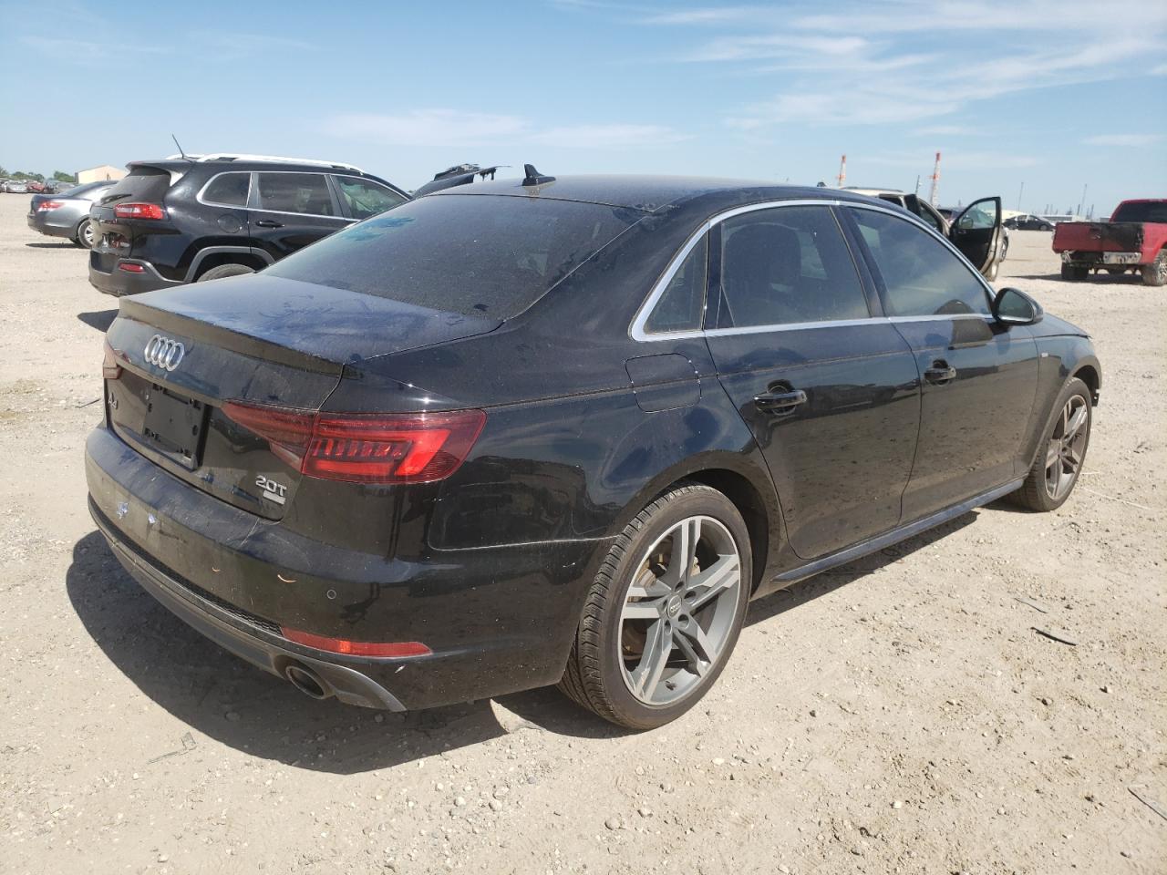 Photo 2 VIN: WAULMAF42JA225823 - AUDI A4 