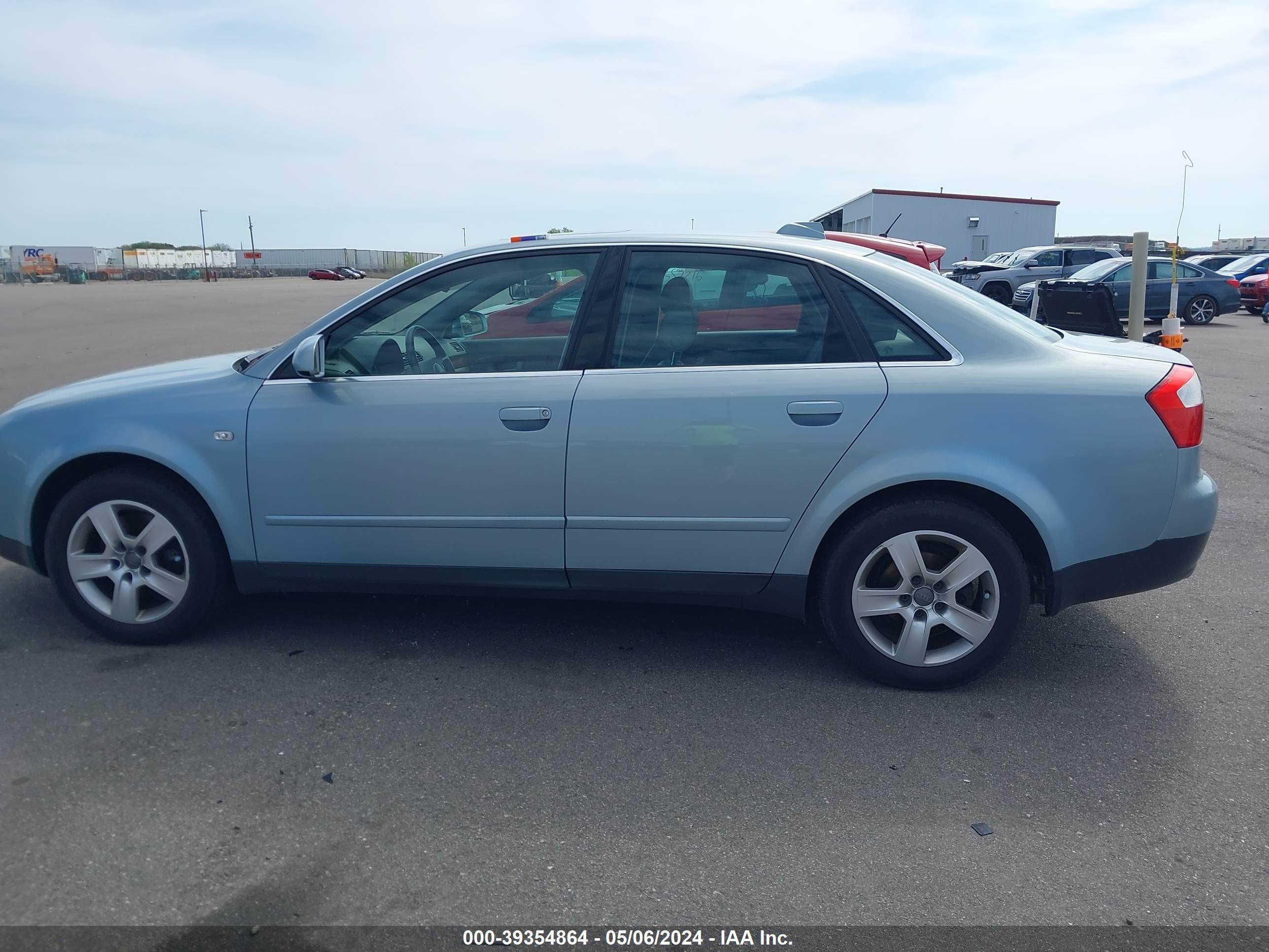 Photo 12 VIN: WAULT68E84A091345 - AUDI A4 