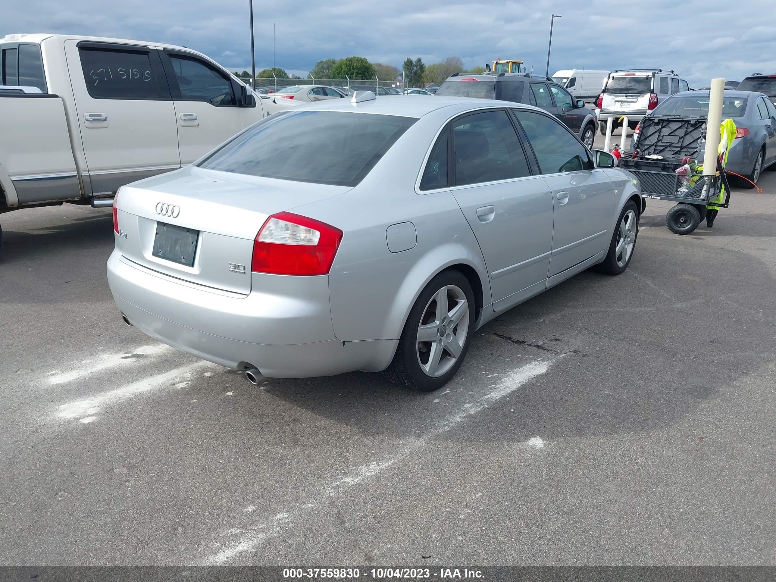 Photo 3 VIN: WAULT68EX4A169933 - AUDI A4 3.0 QUA 